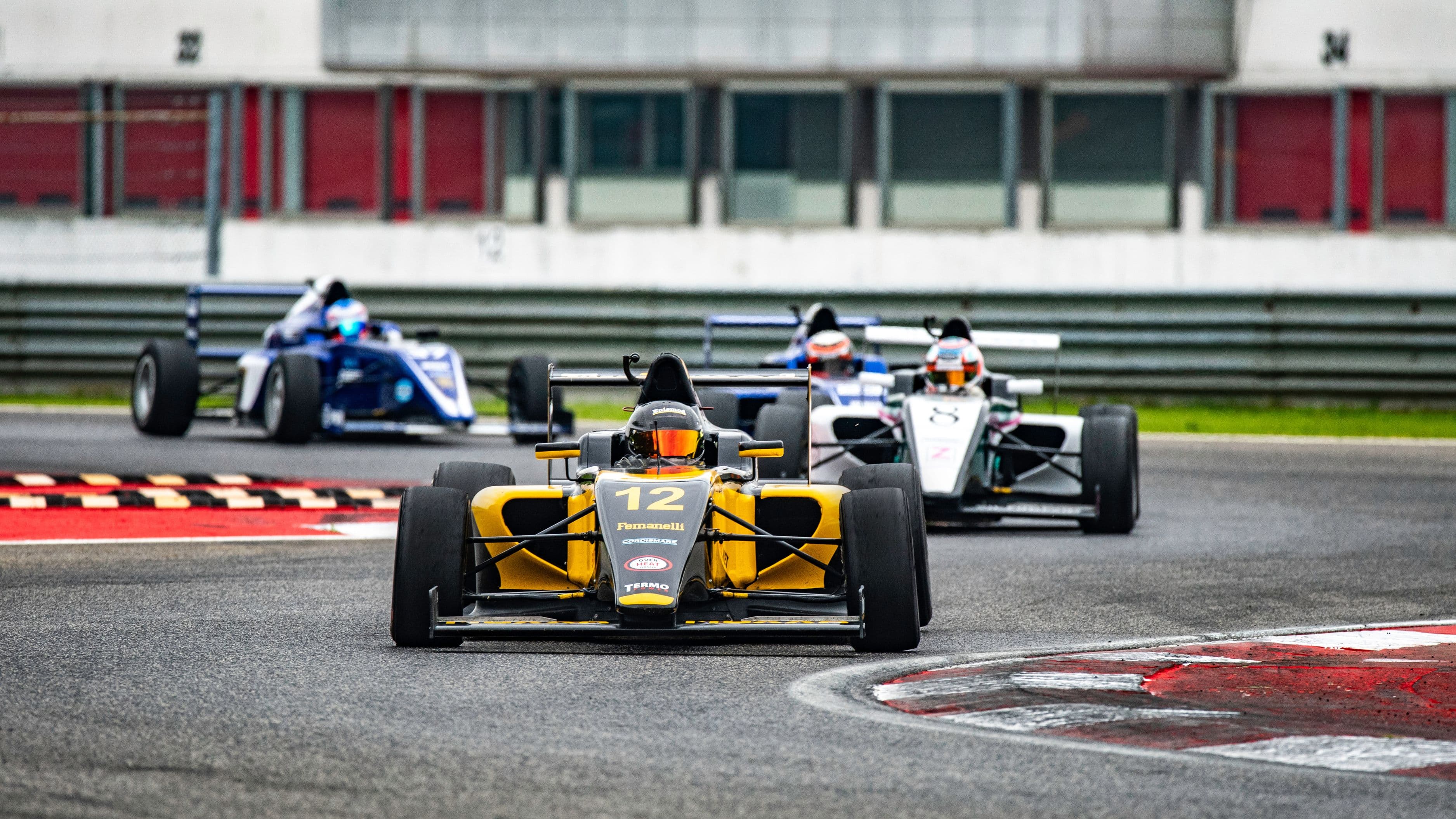 Best Services for Streaming Formula 1 Races Live in 2026