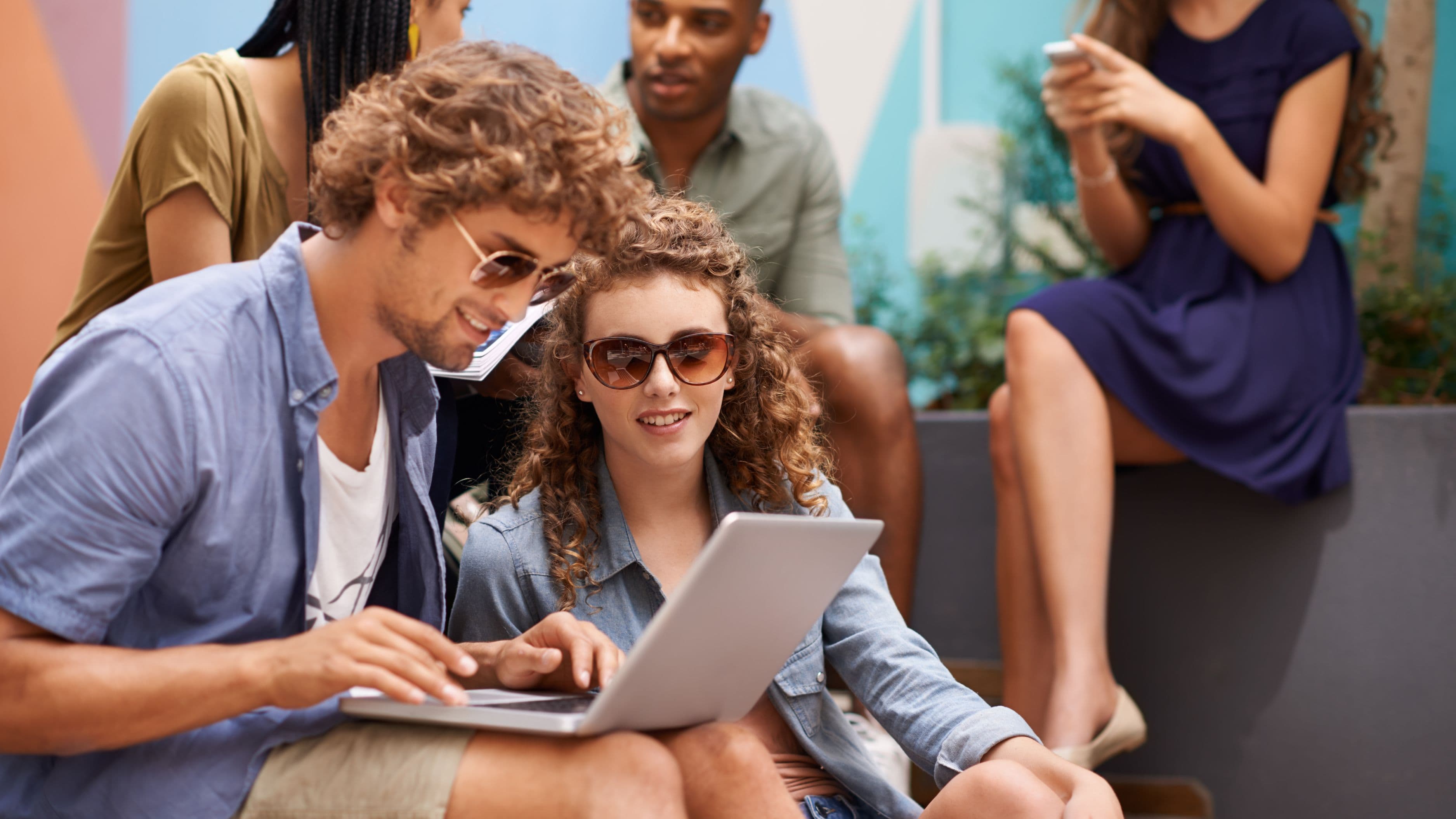 Which Streaming Services Offer Student and Military Discounts?